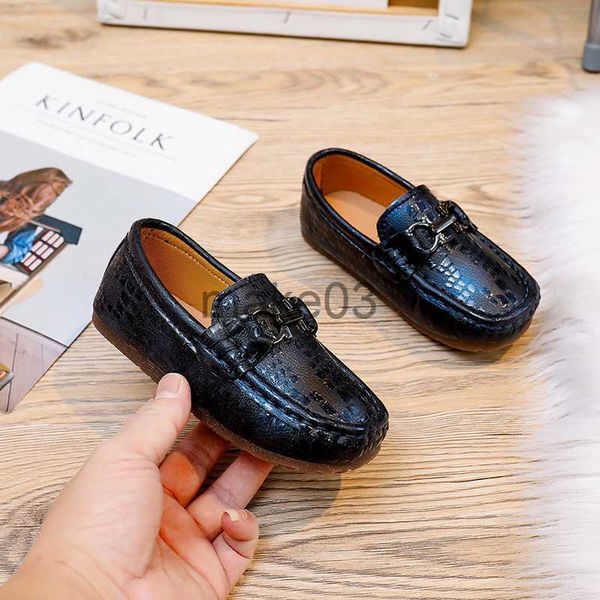 Sneakers Designer Children's Great Cuir Luxury Choofers Baby Little Boys Filles Mocasins Toddler Flats Casual Boat De mariage Chaussures J230818