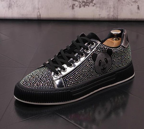 Sneakers Designer Men Cartoon Stamines à glisser à glisser à paillettes Casual Shoe NOUVEAU DANDELION SPIKES PLAT CUIR SHAUTES TH 7918 S