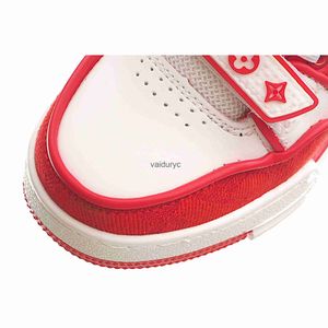 Zapatillas de diseño de zapatillas 2023 niños entrenadores virgil jóvenes de cuero jóvenes plataforma suela zapatilla amarilla blanca blanca para niños niñas de niñas h240507