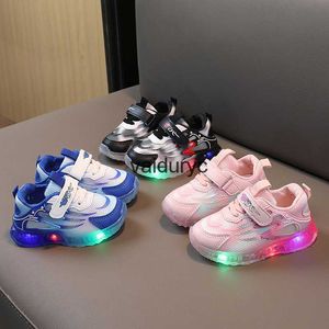 Sneakers Nette schoenen 2023 Lente en herfst nieuwe meisjesbabyschoenen LED-verlichting Jongens Mesh Ademend en lichtgevend Kinderschoenen Zachte zool SportschoenenH240307