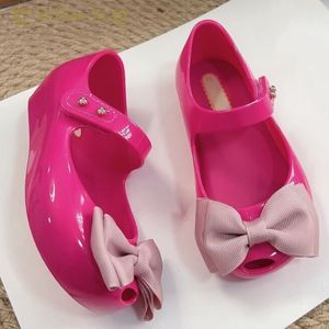 Zapatillas de deporte de moda de alta calidad Mini Melissa para niñas, sandalias para niños, zapatos de princesa informales, pajarita, boca de pez, suela blanda 230313