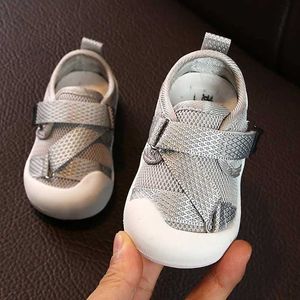 Baskets Chaussures de toile pour bébé à la mode chaussures de Tenis décontractées et respirantes pour enfants chaussures de sport pour garçons chaussures de marche pour filles de 0 à 4 ans printemps 240322