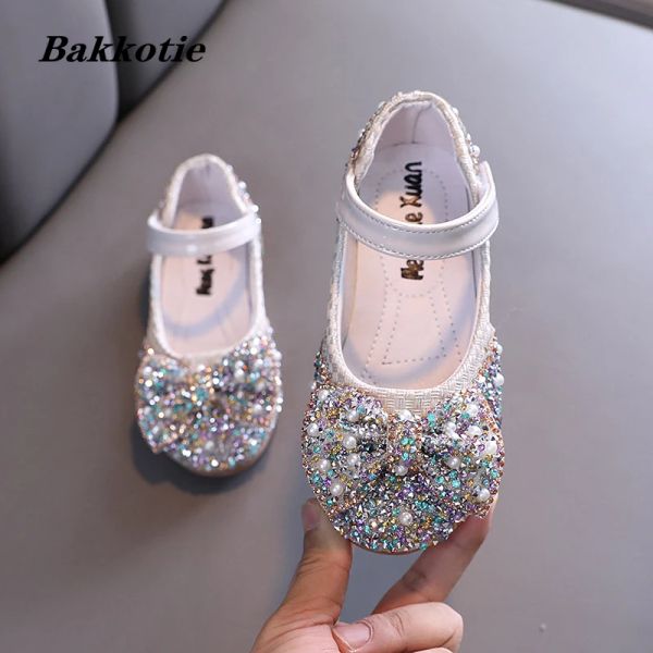 Zapatillas de deporte para niñas Zapatos 2022 Primavera Niños Sandalias de moda PU Marca Rhinestone Glitter Princesa Vestido para niños Fiesta Baile Pisos Zapatos de bebé