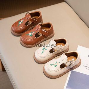 Sneakers Girls Leather Shoes Spring 2024 Nieuw meisje Baby Bean Princess geborduurd kleine kinderen H240507