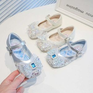 Sneakers Girls Princess Shoes Crystal Soft Sole 2024 Spring en Autumn Childrens Fashionable Small Leather Little Single Bow H240513