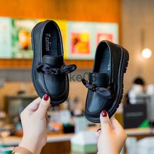 Sneakers Girls Pure Black Bow Simple School Shoes AllMatch Spring Nieuwe Child Loafers 2022 Niet -slip Kinderen Fashion Breathy Slipon Koreaans J230818