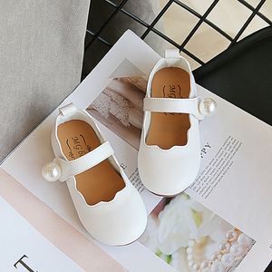 Sneakers Girls Toddler Baby Koreaanse zoete pu lederen schoenen Kinderen zachte parel flats witte Mary Janes Princess Party Wedding 1 5 Jaar 220920