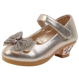 Zapatillas de deporte Zapatos de tacones altos dorados para niñas Primavera Niños Princesa Baby Pink Leather Big Performance Bow 230313