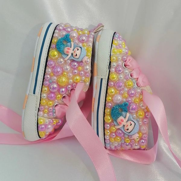 Zapatillas de zapatillas hechas a mano Rhinestones de perlas zapatos para niñas de niña de la banda para el pelo primer caminante chispa navide sirena cristalina zapatos princesa ducha