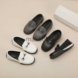 Sneakers Kids Casual Shoes Boys Lederen Loafers Flat Children's Moccasins Fashion Classic Metal Buckle Slipon Shoes For Party Wedding J230818