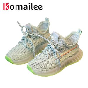 Sneakers Kids Sneakers Baby Soft ademende rennen Breien baby Tiener Mesh Sport Boy Girl Lightweight Coconut Shoes 230412