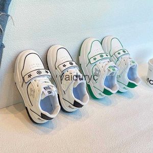 Sneakers Versión coreana de zapatillas de mesa para niños casuales y versátiles Nuevos deportes para niñas para niñas para el otoño 2023 niños mayores H240507