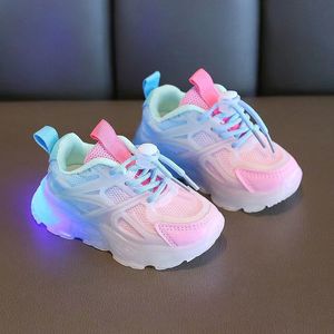 Zapatillas de deporte LED para niños, zapatos brillantes para bebés, niñas, niños luminosos, iluminación para correr, verano, niños, zapatillas de deporte de malla transpirable 221125