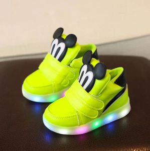 Sneakers Light Up Fashion Cartoon Gloeiende kinderschoenen Led mode Koreaanse jongens meisjes mode casual schoenen sneakers peuter boyshoes