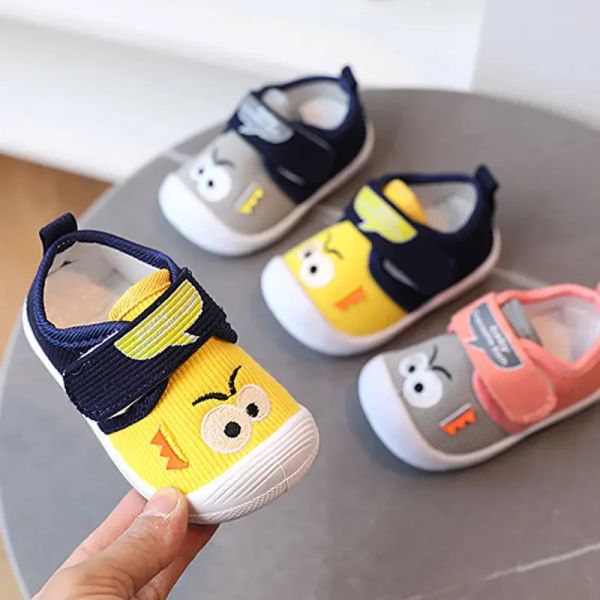 Sneakers Modèles de chaussures de bébé mâles Soft Bottom With Hound First Walker Kids Chaussures 13 Y Baby Girl Shoe Toddler Shoes hurlant Sneakers