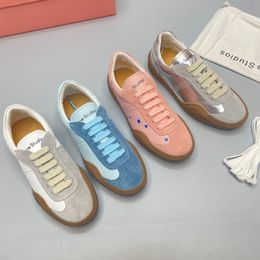 Sneakers Mule Designer Chaussures en daim épissant d'été classique noirs entraîneurs de formation allemande chaussures plates étoiles rondes femmes chaussures blanches