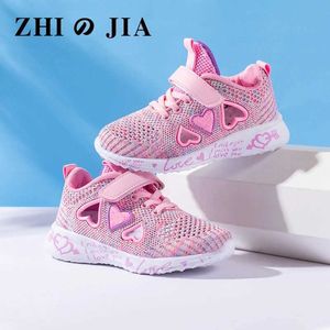 Sneakers Nouveaux enfants Mesh Chaussures décontractées Girls Sports Pink Flat et étudiant Été Q240506