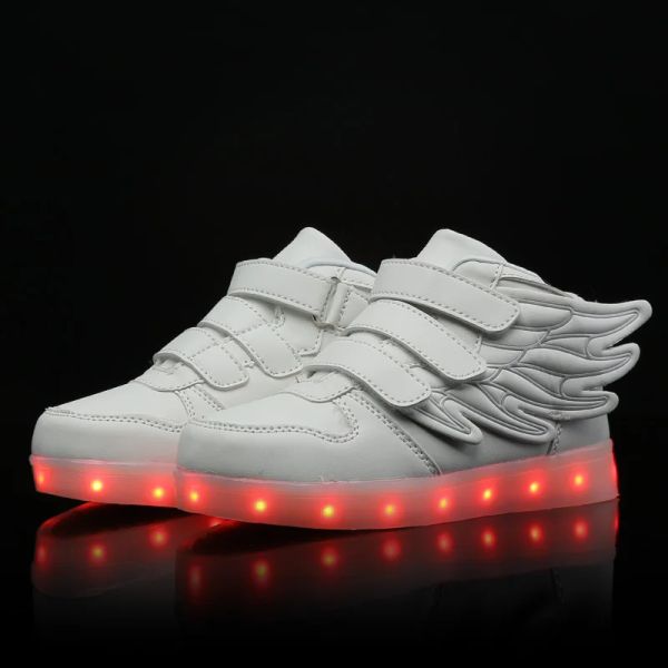 Baskets roses rouges enfants allume les chaussures avec des enfants ailes chaussures à led des filles garçons filles brillantes baskets lumineuses usb chargant boy fashion chaussures