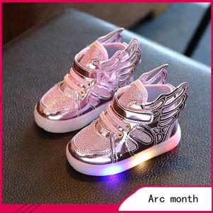 Baskets Taille 21-30 Toddler Baby Backlight Hook Loop Led Light Chaussures Baskets Lumineuses pour Filles Glowing Casual Chaussures Enfants SneakersHKD230701