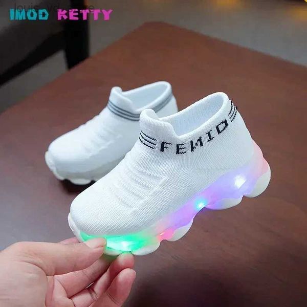 Zapatillas de deporte Zapatillas de deporte Niños Artículo vendedor caliente 2023 Primavera y verano Nuevo estilo Niñas Niños Letra Malla LED Calcetines luminosos Zapatillas Zapatos T231202