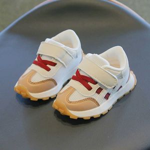 Sneakers Soft Soled Baby Walking Shoes Spring Nieuw 0-2 jaar oud Ademend en niet-slip Childrens Sports H240509