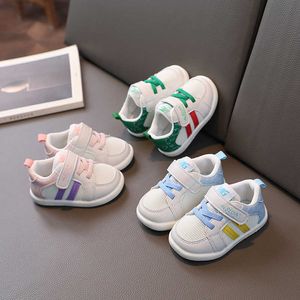Zapatillas de zapatillas de primavera y otoño nuevo bebé doble malla suave zapatos para caminar anti -slip informal White para niños niñas H240513