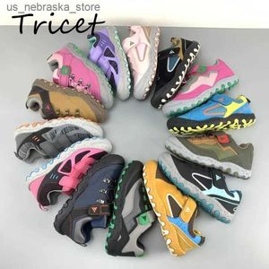 Sneakers Spring en Autumn Pu Childrens Casual Shoes Outdoor Anti Slip Sports Ademend zachte zool Girls Running Q240412