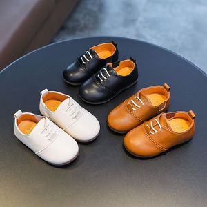 Sneakers lente baby loafers voor kinderen casual schoenen mode zachte oplossingsjongen meisjes flat lederen schoenen peuter mocassins 230413