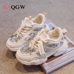 Zapatillas de deporte de moda de primavera para niños, zapatillas de deporte con diamantes de imitación brillantes para niños, deportes de ocio al aire libre, zapatos blancos con lentejuelas, zapatos para niñas pequeñas 230331