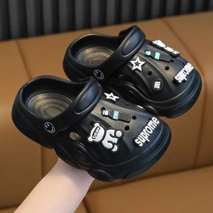 Sneakers Summer Cartoon Cute Childrens Zapatos Patrata Hollow Casual Girls Zapatos suaves de doble uso de zapatos Anti slip Boys Beach Sandals Q240506