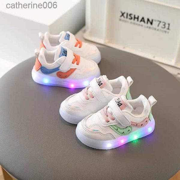 Chaussures de sport Tenis enfants chaussure LED garçons filles baskets lumineuses chaussure lumineuse pour enfants à semelles souples respirant décontracté infantile enfant en bas âge bébé chaussuresL231106