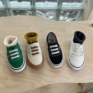 Sneakers Peuter Jongen Schoenen Lente Canvas Schoenen Koreaanse Meisjes Mode Board Schoenen Baby Indoor Slip op Witte Schoenen 230721