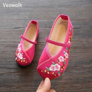 Zapatillas de zapatillas Veowalk china bordadas chicas zapatos planos de algodón cómodo lienzo para niños mary jane zapatos planos zapatos de baile bordados Q240506
