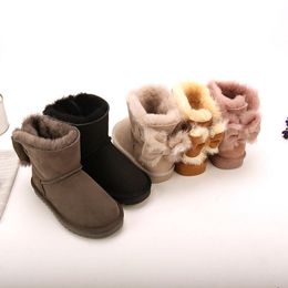 Zapatillas de deporte calientes 2023 Botas de niñas impermeables hechas a mano de piel de agua