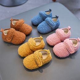 Baskets hiver enfants pantoufles couleur bonbon solide laine d'agneau chaussures d'intérieur pour garçons bambin filles doux chaud antidérapant sol 220924