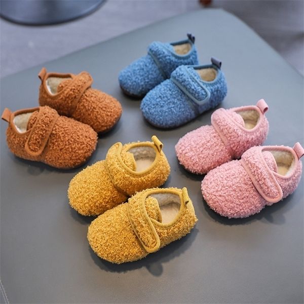 Baskets hiver enfants pantoufles couleur bonbon solide laine d'agneau chaussures d'intérieur pour garçons bambin filles doux chaud antidérapant sol 220924