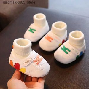 Sneakers winter pluche sok schoenen baby leer non slip home schoeisel kunstmatige bont fluwelen babyjongen en meisje peuter schoenen Q240413