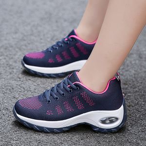 Baskets femmes durables antidérapantes mode intérieure augmenter la Ventilation confortable bouche peu profonde femmes chaussures de course 35-42 taille