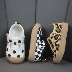 Zapatillas de zapatillas Zapatillas para niños Casual Baby Baby Walking Boys Soft Soled Sports Canvas Shoes Girls Q240506