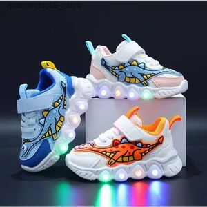 Sneakers Zapatillas LED Childrens Cartoon Dinosaur Boys Chaussures de sport décontractées garçons et filles chaussures respirantes bébé chaussures lumineuses chaussures de tennis Q240413
