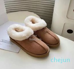 Bottes de neige Designer Femmes Botte Plateforme Cheville Chaud Fourrure Chaussons Australien Fluffy Pantoufle