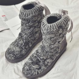 Bottes de neige femme Version coréenne créative de l'étudiant aiguille à tricoter laine velours épaissi antidérapant hiver grandes chaussures en coton gris 2310263