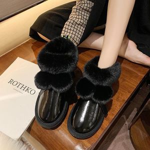 Sneeuwlaarzen voor vrouwen met fleece en verdikking warme katoenen schoenen hoge kwaliteit outdoor comfort antislip mooie haarbal