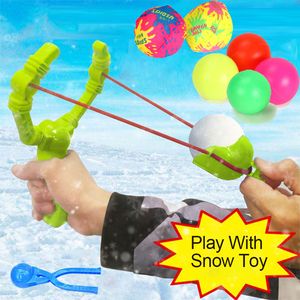 Snowball Slingshot avec plastique Ball Snow Maker Clip pour enfants Tongs de flocon de neige pour les jouets de clip à balle de neige extérieurs combattre les jouets sportifs
