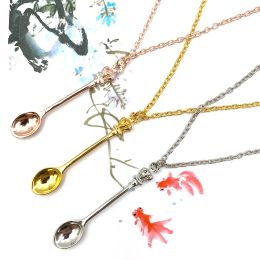 Snuff Snorter Sniffer Cuillère en métal Mini cire huile poudre Scoop fumée mode Vintage Style couronne pendentif collier bijoux fumer accessoire ZZ