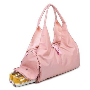 SNUGUG Nouveau sac de sport étanche avec compartiment à chaussures Nylon Voyage Dames Sacs à main Bandoulière Big Mini Yoga Mat Sac pour femmes 2019 Y0721