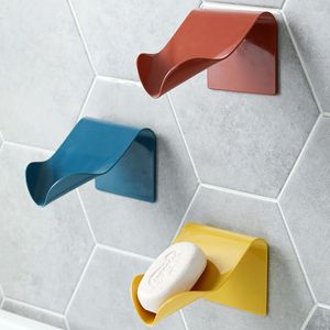 Jaboneras Soporte de drenaje de platos montado en la pared para accesorios de contenedores de plástico autoadhesivos para baño