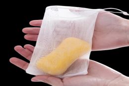 Sac de savons Sacs d'économiseur de savon en couleur à double mailles pour les sacs de savon pour les accessoires de salle de bain moussants à la crème de bain 1572168