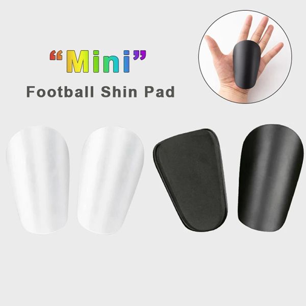 Soccer 1 paire de mini-gardes de tibia de football portables légers légers Porte les gardes de jambe absorbant les chocs de foot