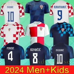 Jerseys de fútbol 22 23 Modric Mer Croatie 2023 Gvardiol Kovacic Suker Men Kids Kit Mujeres Fans Versión Retro 1997 1998 2002 Camisa de fútbol Croacia T